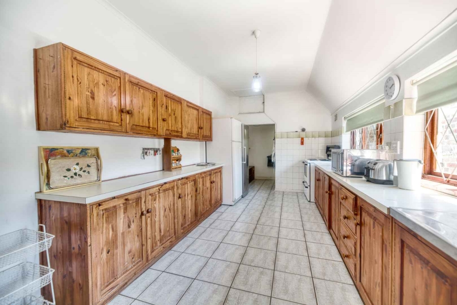 4 Bedroom Property for Sale in Westcliff Western Cape